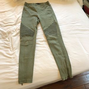 Army Green Motto Leggings